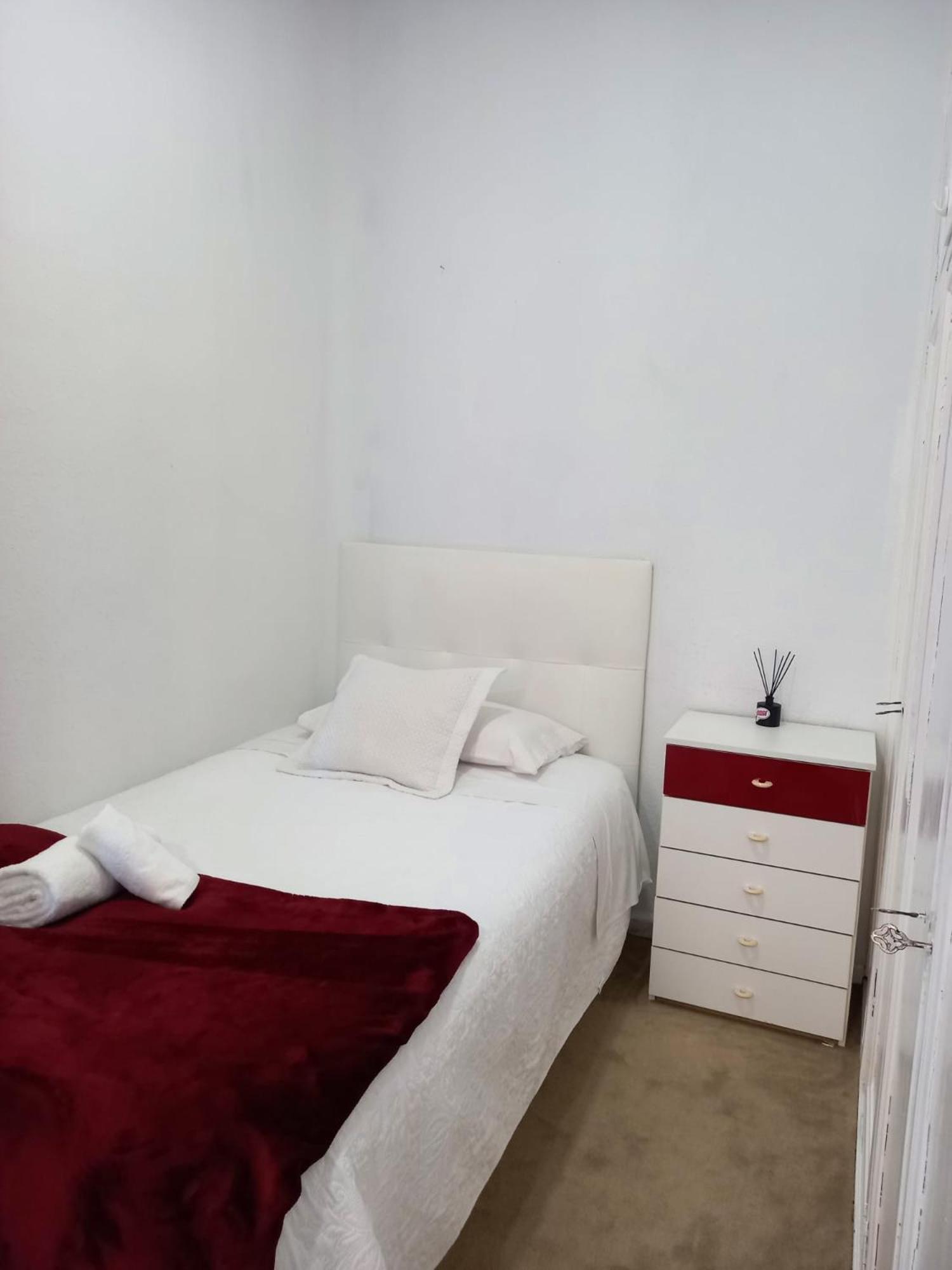 Habitacion Cerca Centro De Madrid Bagian luar foto
